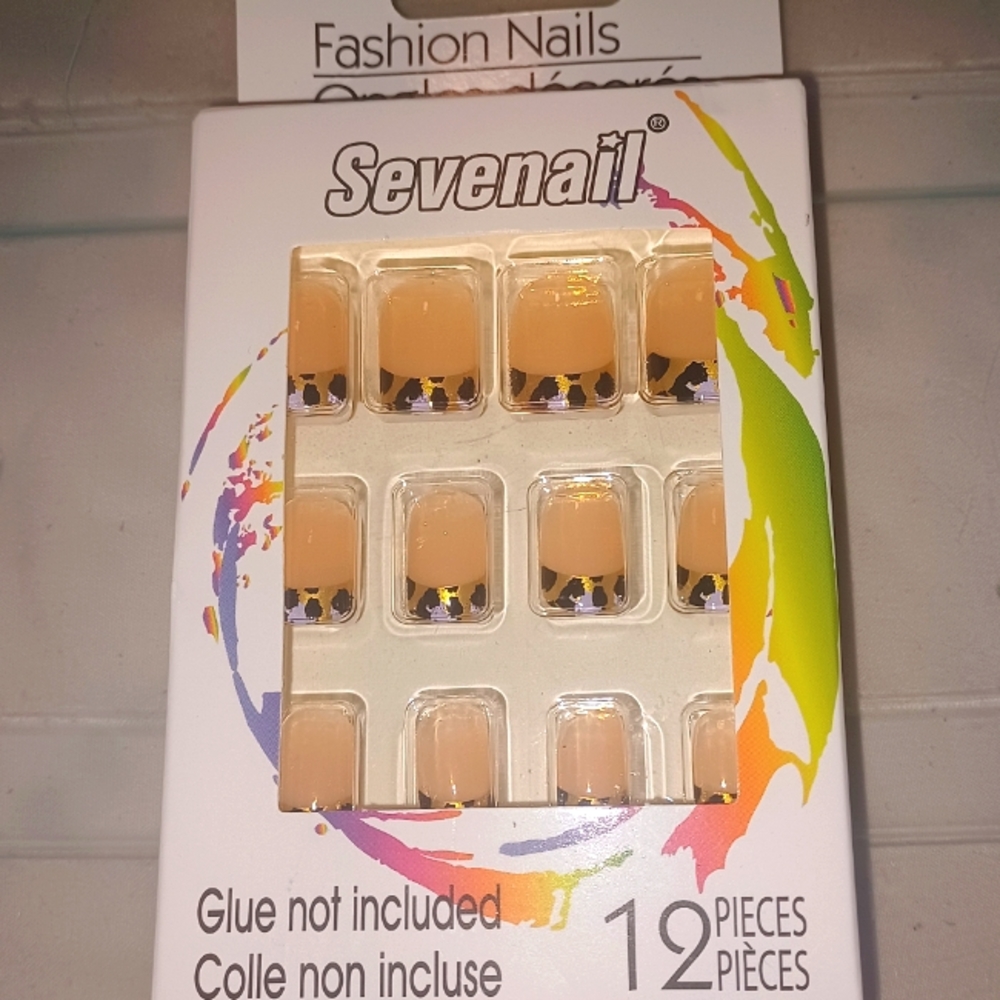 12 piece gold/black/purple leopard print design fingernail kit